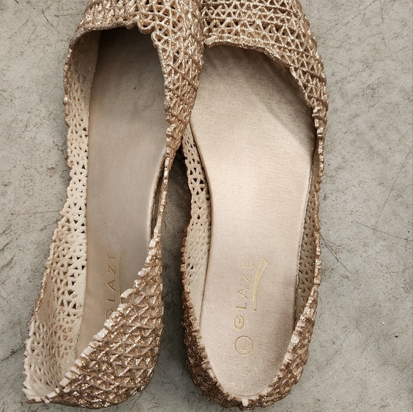 Sandles - Picture 2 of 8